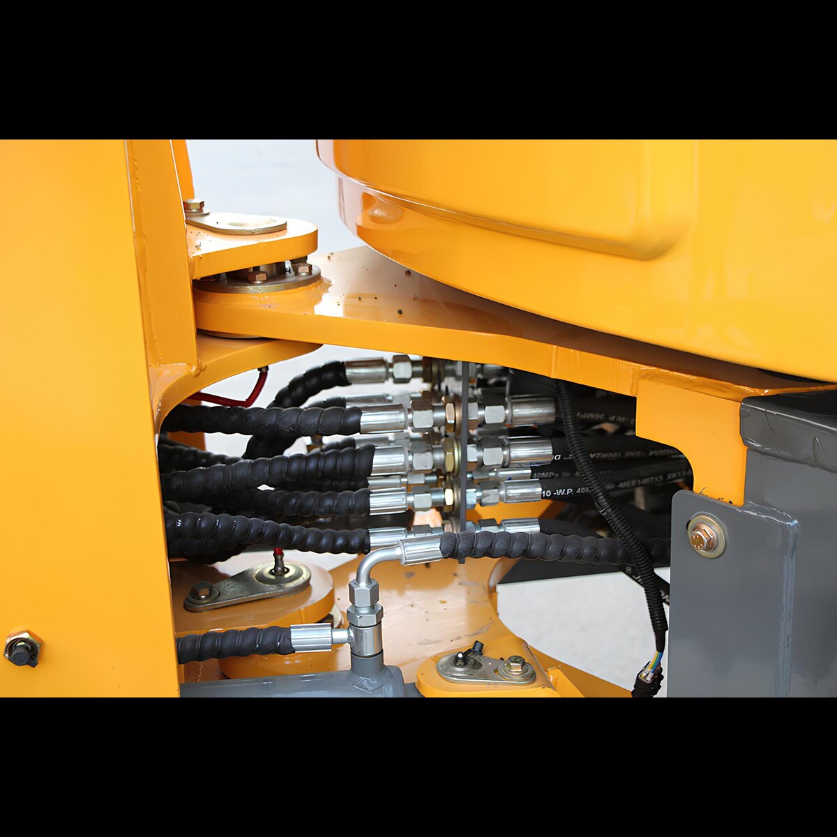 Diesel Yanmar 4-cylinder wheel loader 4.3 T - K1600T Hoftrac | GGM Tools