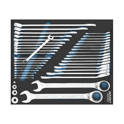 Ratcheting combination spanners and classic open-end spanners in HAZET 163D-9/42 tool inlay.