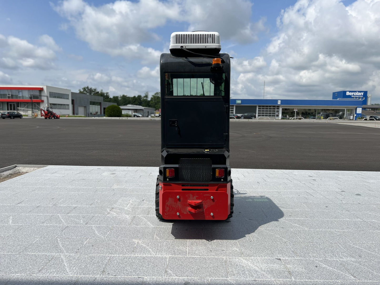 Kubota hydraulic yard loader with spacious cab - agricultura | GGM Tools