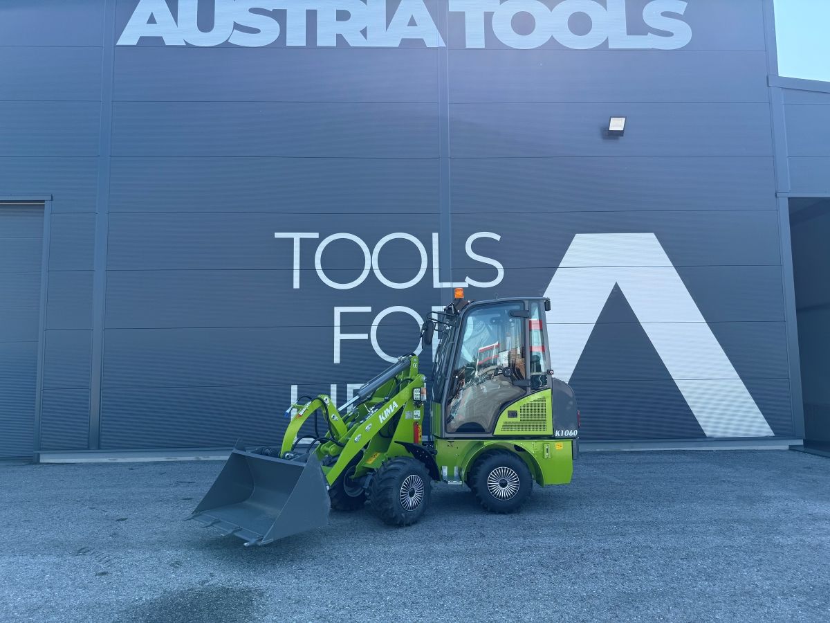 AGROX Kubota Diesel Hoflader 1.9 T - OX1060 mit Kabine 25 PS - Hubkraft 600 kg | Knicklenkung, Komfortkabine mit Heizung