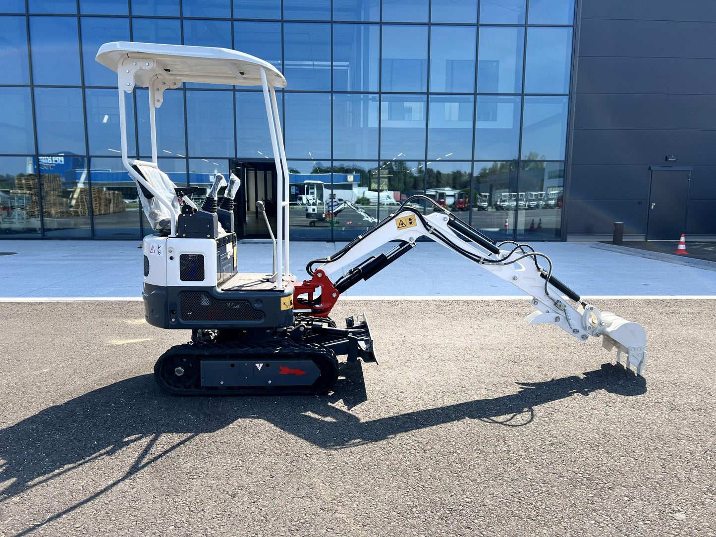 STARK ST13 Pro. Mini excavator diesel 12 HP - swivel arm - a | GGM Tools