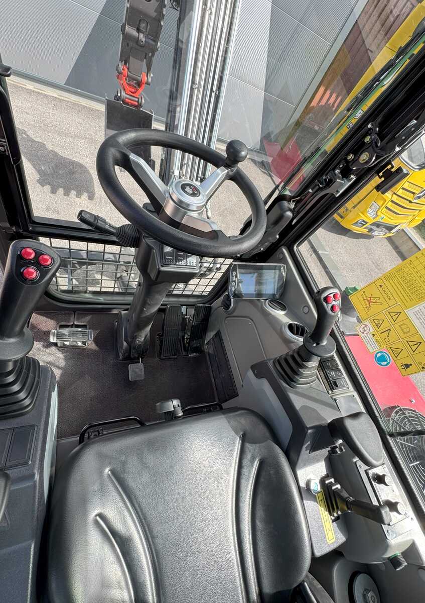 Wheel excavator 4100 kg - XN35LPRO Rhinoceros 3 cylinder Kub | GGM Tools