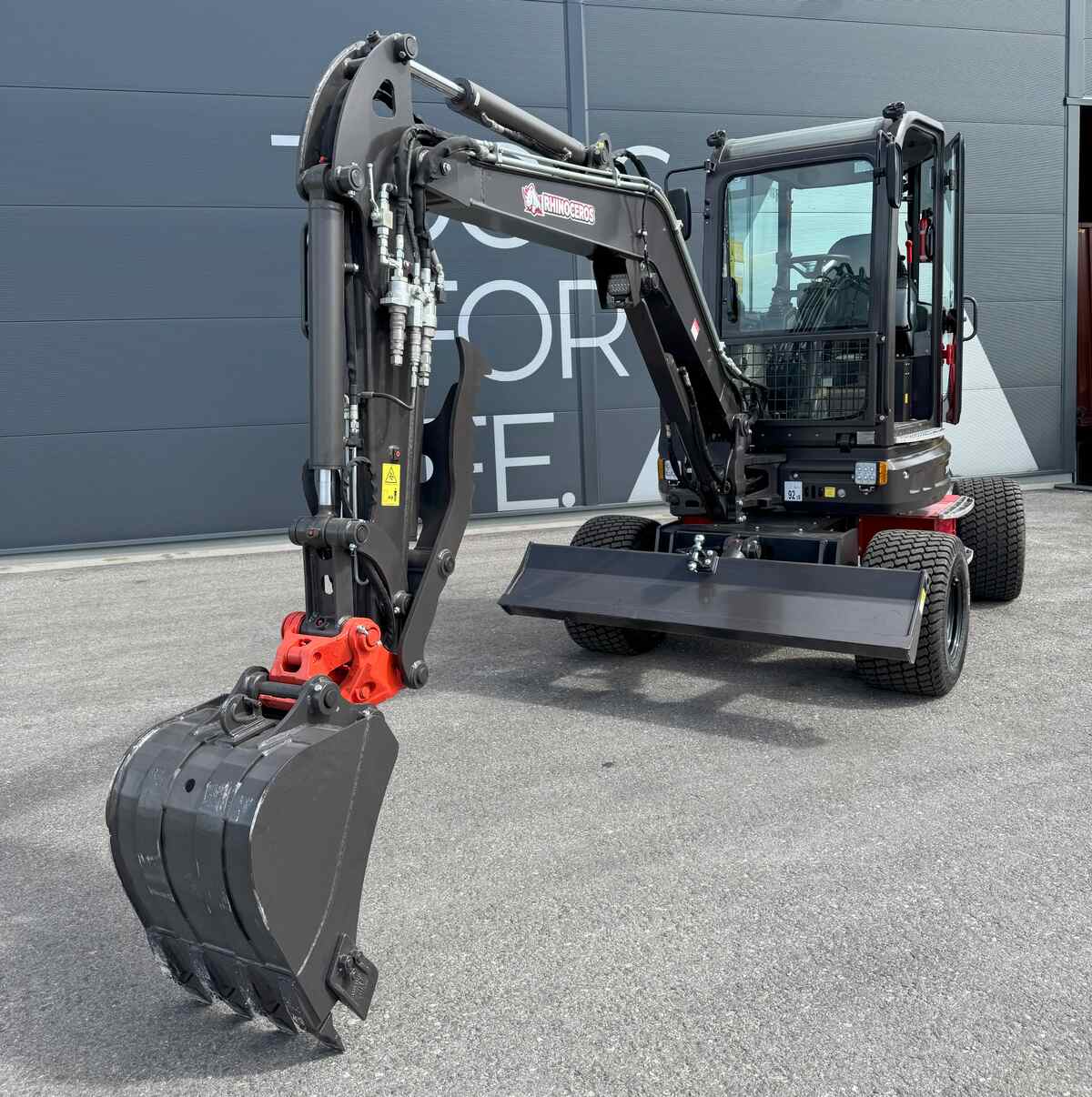 Wheel excavator 4100 kg - XN35LPRO Rhinoceros 3 cylinder Kub | GGM Tools