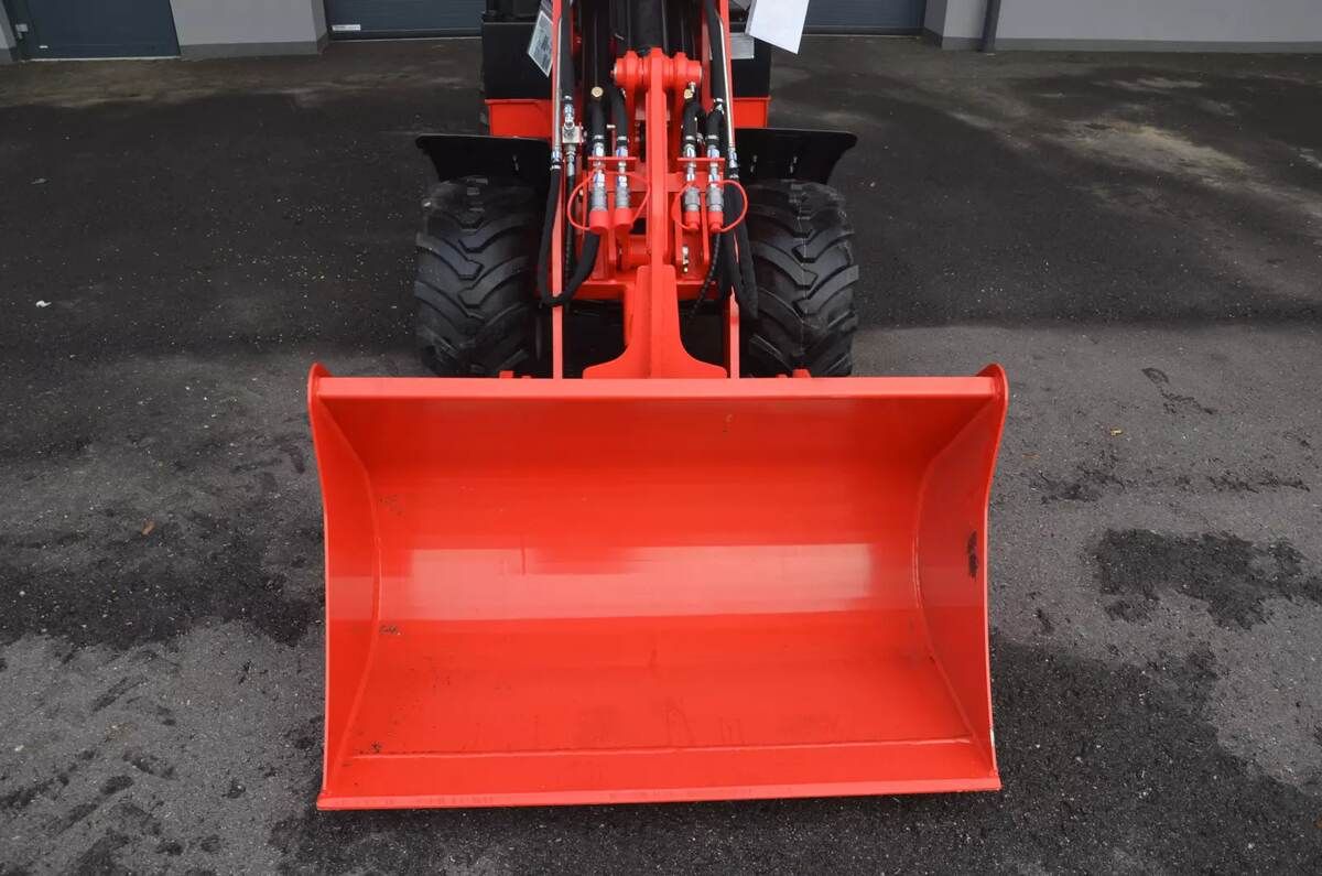 STARK Hydraulik - Hoflader mit Baggerarm 25 PS
