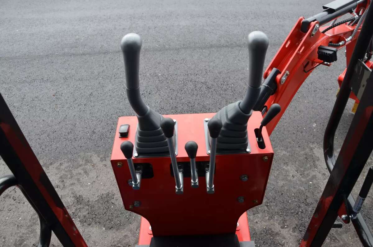 STARK Hydraulik - Hoflader mit Baggerarm 25 PS